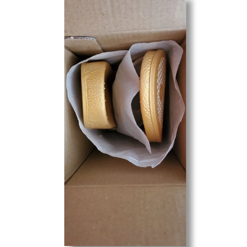 Cross Colours Gold 90s Hip Hop Lisa "Left Eye" Lopes Legacy Slides NWT NIB - Picture 7 of 9